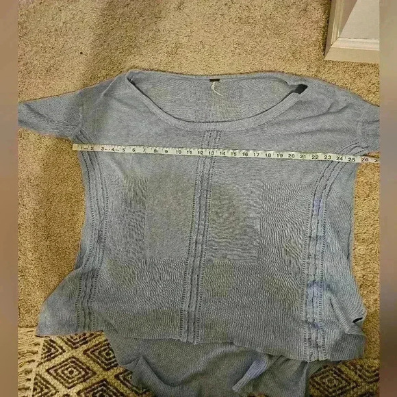 Free People sweater light blue lace embellished hi lo hem oversized Size M - Picture 5 of 5
